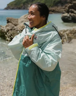 Waves Recycelter Sherpa Gefütterter Surf-Poncho - Surf Spray/Tiefsee