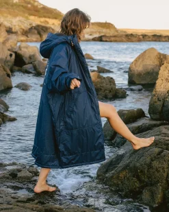 Waves Recycelter Sherpa Gefütterter Surf-Poncho - Tiefes Marineblau
