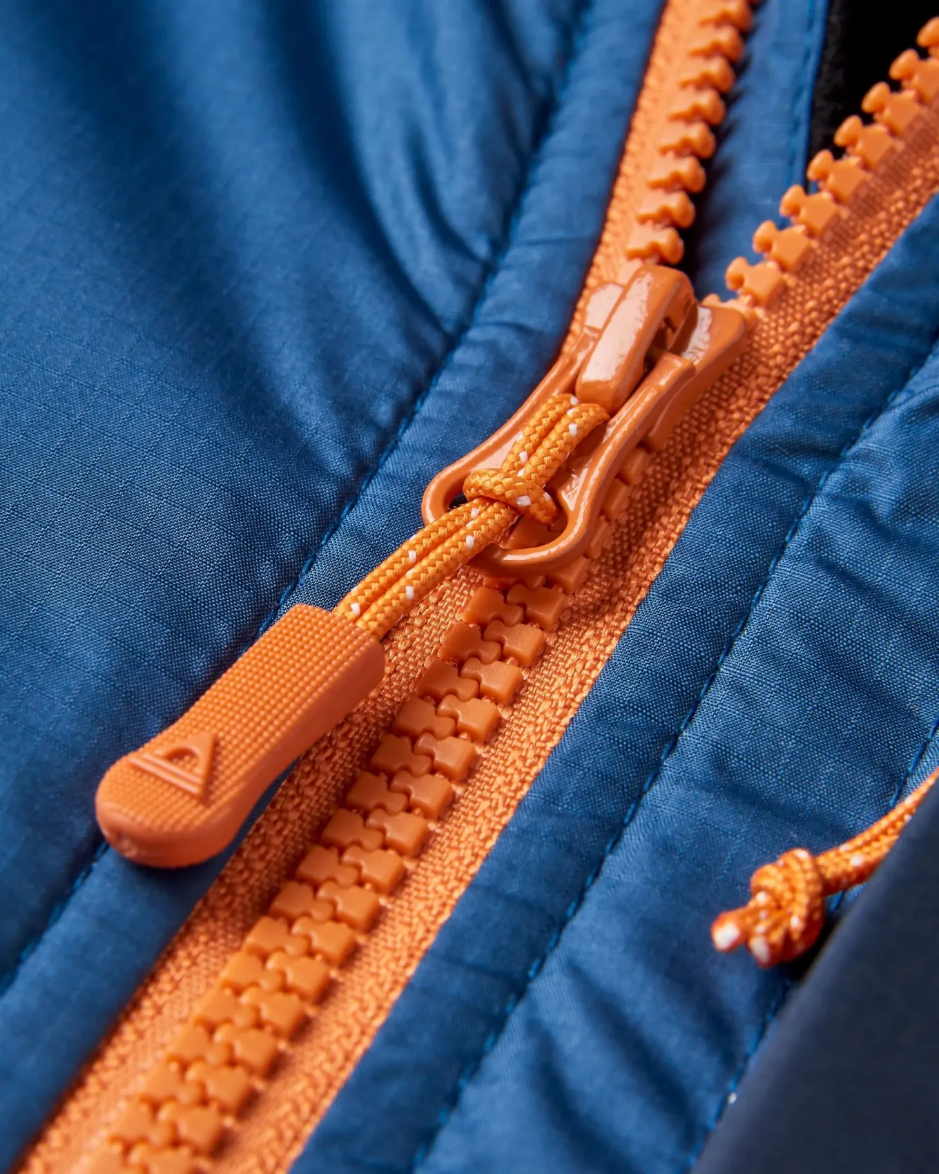 Waves Recycelter Sherpa Gefütterter Surf-Poncho - Dunkles Denim/ Tiefes Marineblau