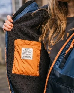 Waves Recycelter Sherpa Gefütterter Surf-Poncho - Dunkles Denim/ Tiefes Marineblau