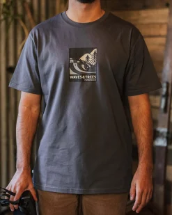 Waves u0026 Trees Bio-Baumwoll-T-Shirt - Holzkohle