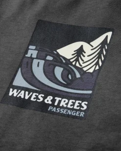 Waves u0026 Trees Bio-Baumwoll-T-Shirt - Holzkohle