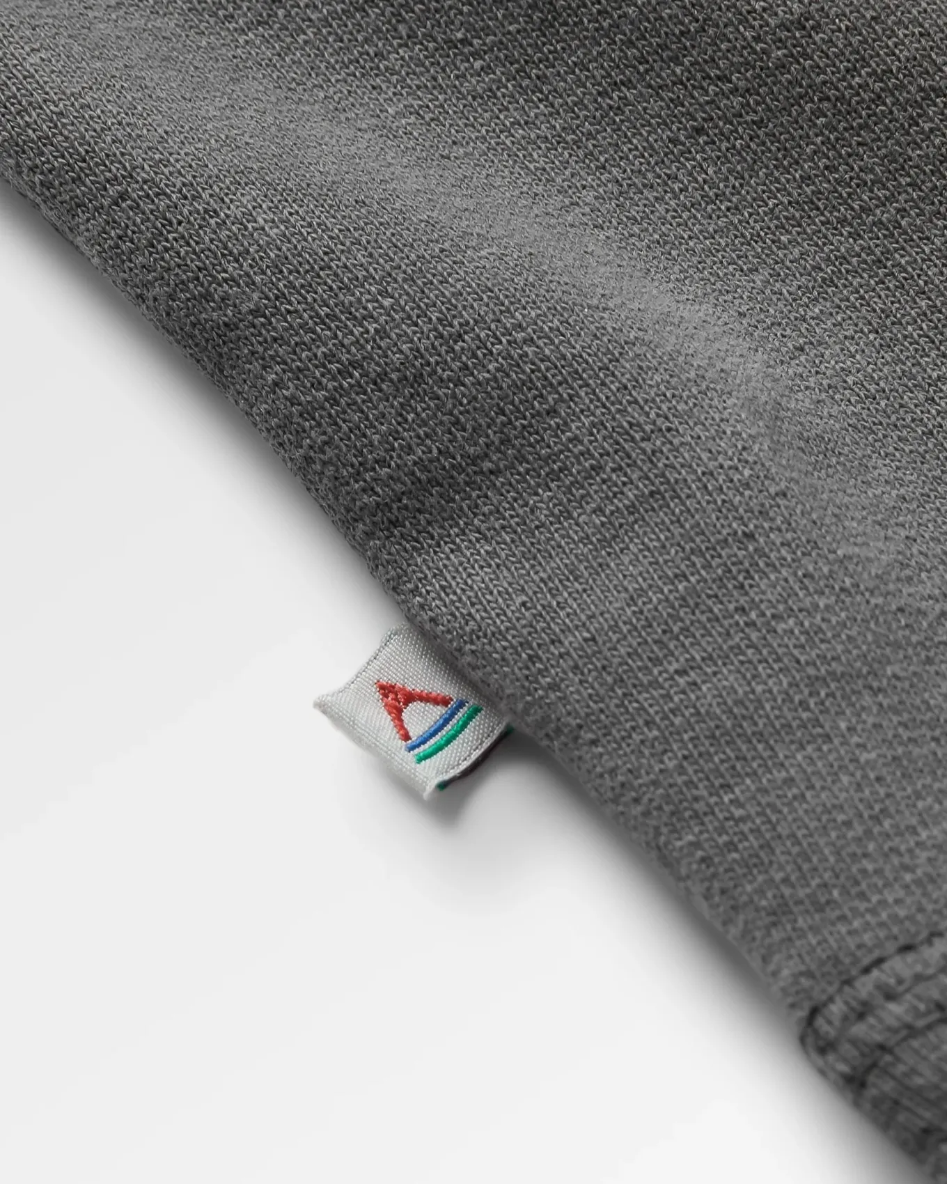 Waves u0026 Trees Recyceltes Baumwoll-Sweatshirt - Holzkohle