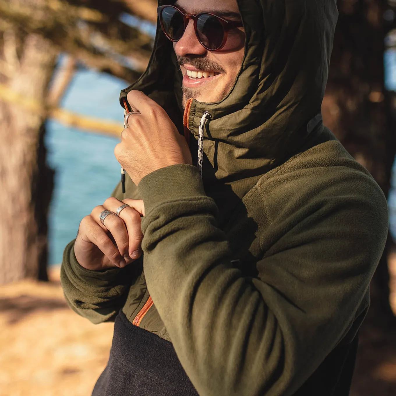 Woodland Kapuzenpullover mit 1/2 Reißverschluss aus recyceltem Polarfleece - Echtes Schwarz/ Khaki